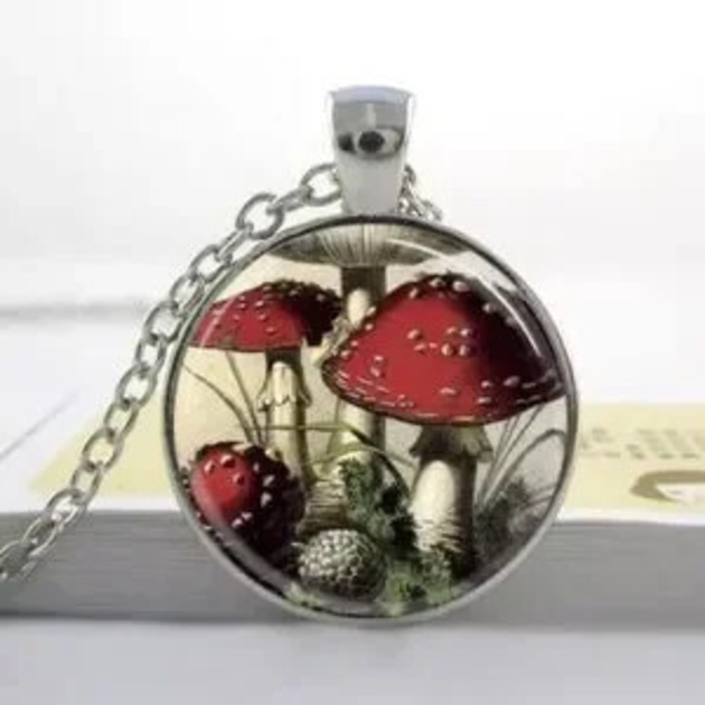 Vintage Style Mushroom Pendant Necklace 22+3?extension